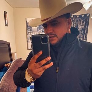 Meet your Posher, Gilberto